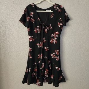 BB Dakota Black Floral Flounced Tie Front Dress Size 6